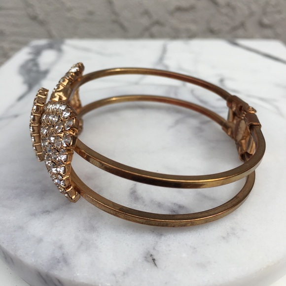 Bow Cuff Bracelet 🎀💎 - Picture 6 of 8